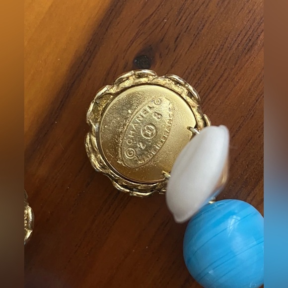 Chanel Heart Gripoix Dangle Earrings ❌no offer or trade❌ - Picture 7 of 8